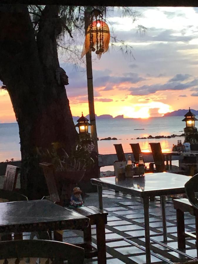 Andaman Beach Resort Koh Jum Dış mekan fotoğraf