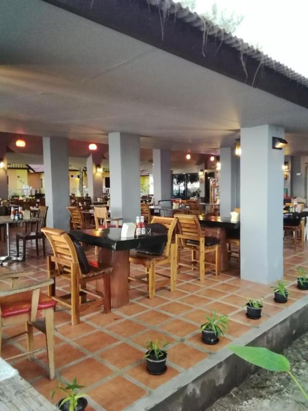Andaman Beach Resort Koh Jum Dış mekan fotoğraf