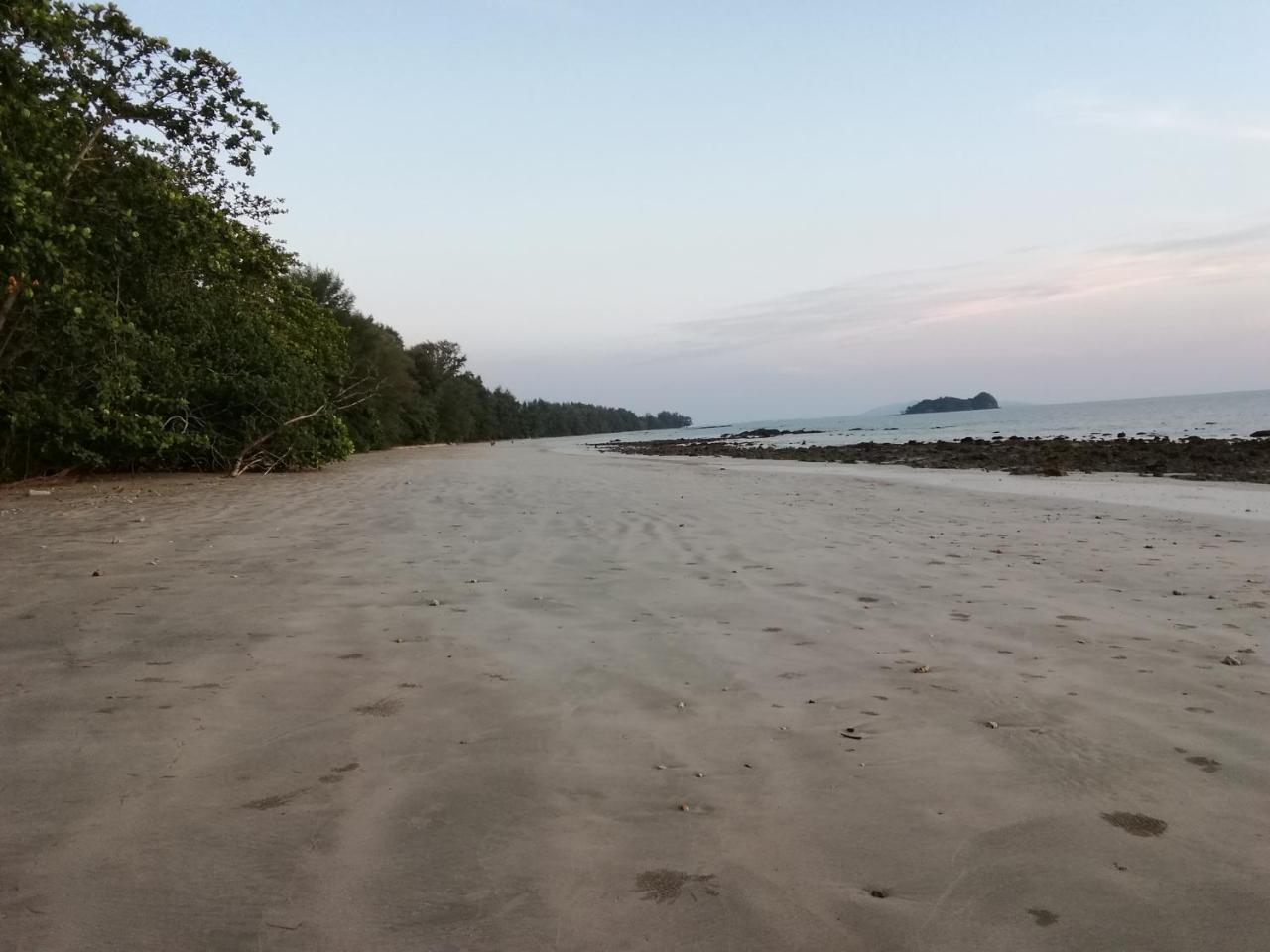 Andaman Beach Resort Koh Jum Dış mekan fotoğraf