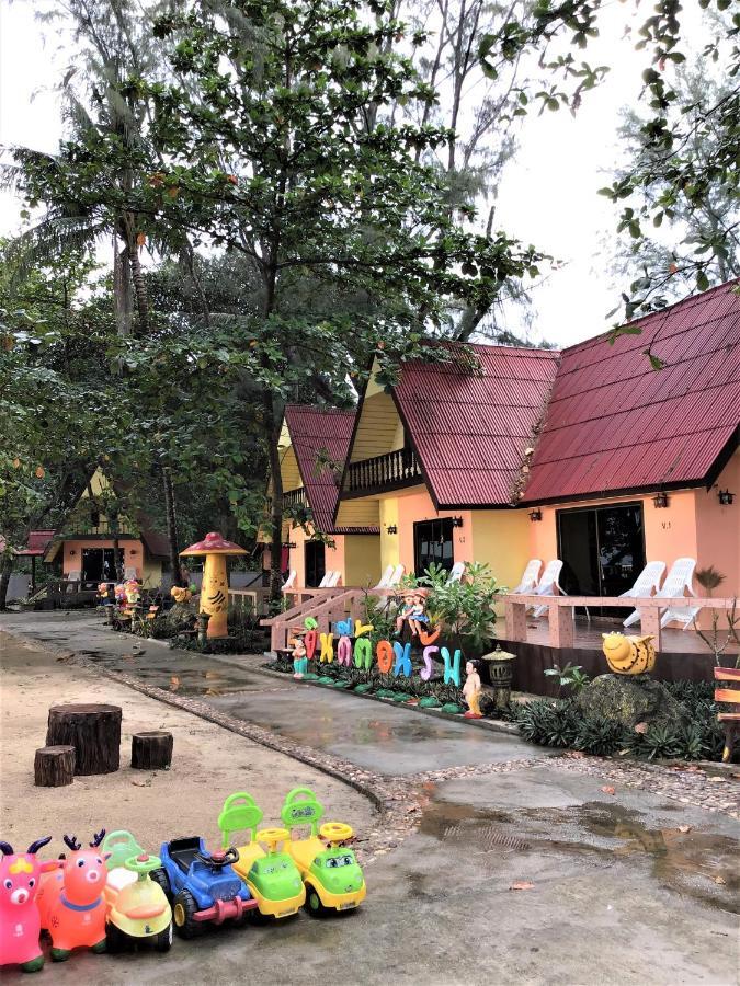Andaman Beach Resort Koh Jum Dış mekan fotoğraf